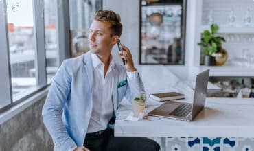 Hydroponics vs. Aeroponics: Choosing the Right System